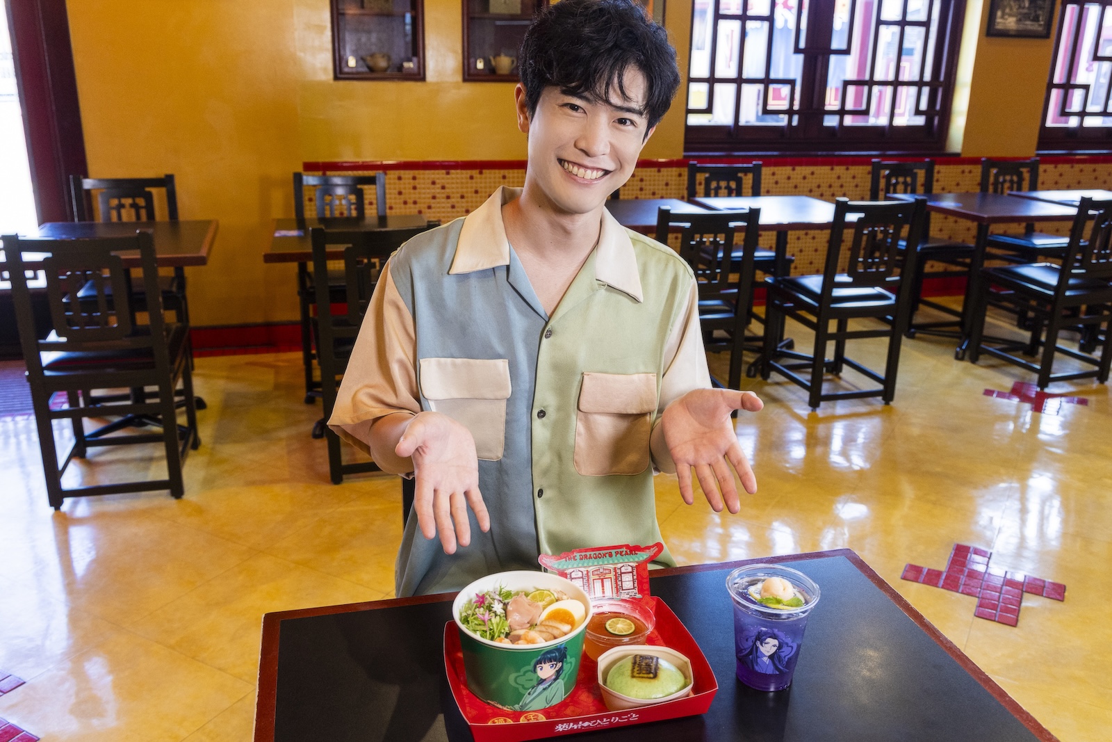 アニメ『薬屋のひとりごと』とユニバーサル･スタジオ･ジャパンがコラボしている『薬屋のひとりごと ミステリー・ウォーク ～謎の薬を調査せよ～』を体験した大塚剛央