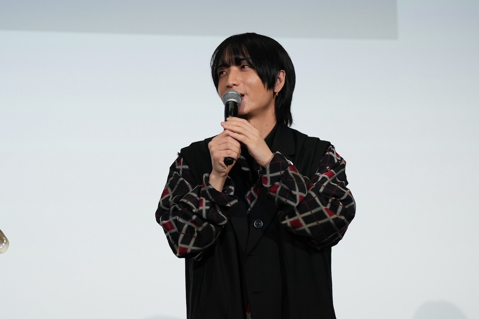 声優・小林千晃の写真(『葬送のフリーレン』舞台挨拶)