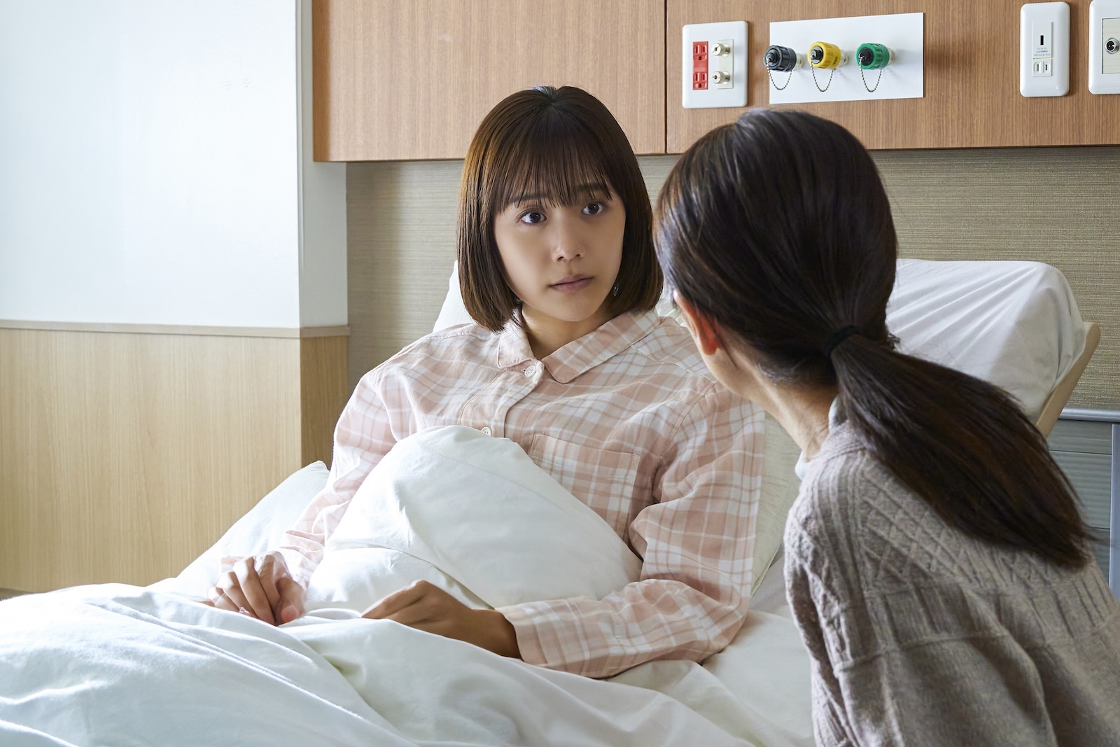 子宮恋愛』恭一（沢村玲）は探偵を雇って山手（大貫勇輔）のことを調べ