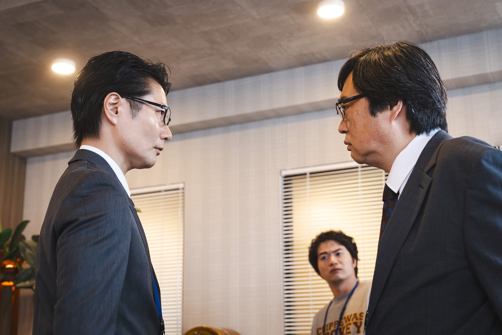 ドラマ『こちら予備自衛英雄補?!』に出演する戸次重幸、六角精児
