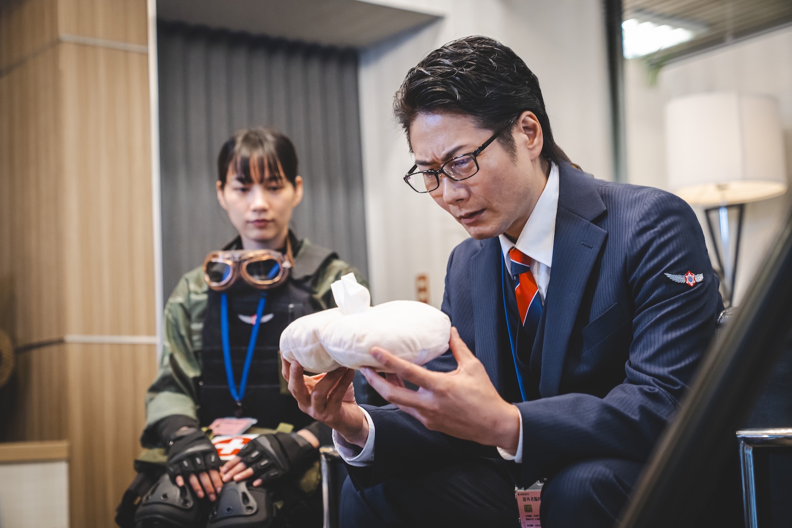 ドラマ『こちら予備自衛英雄補?!』に出演するのん、戸次重幸