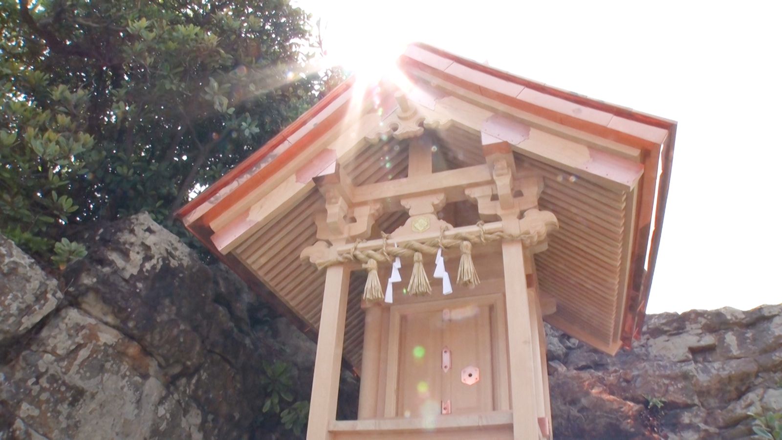 出雲大社の玄関口、稲佐の浜の沖御前神社で行われる60年に1度の遷宮