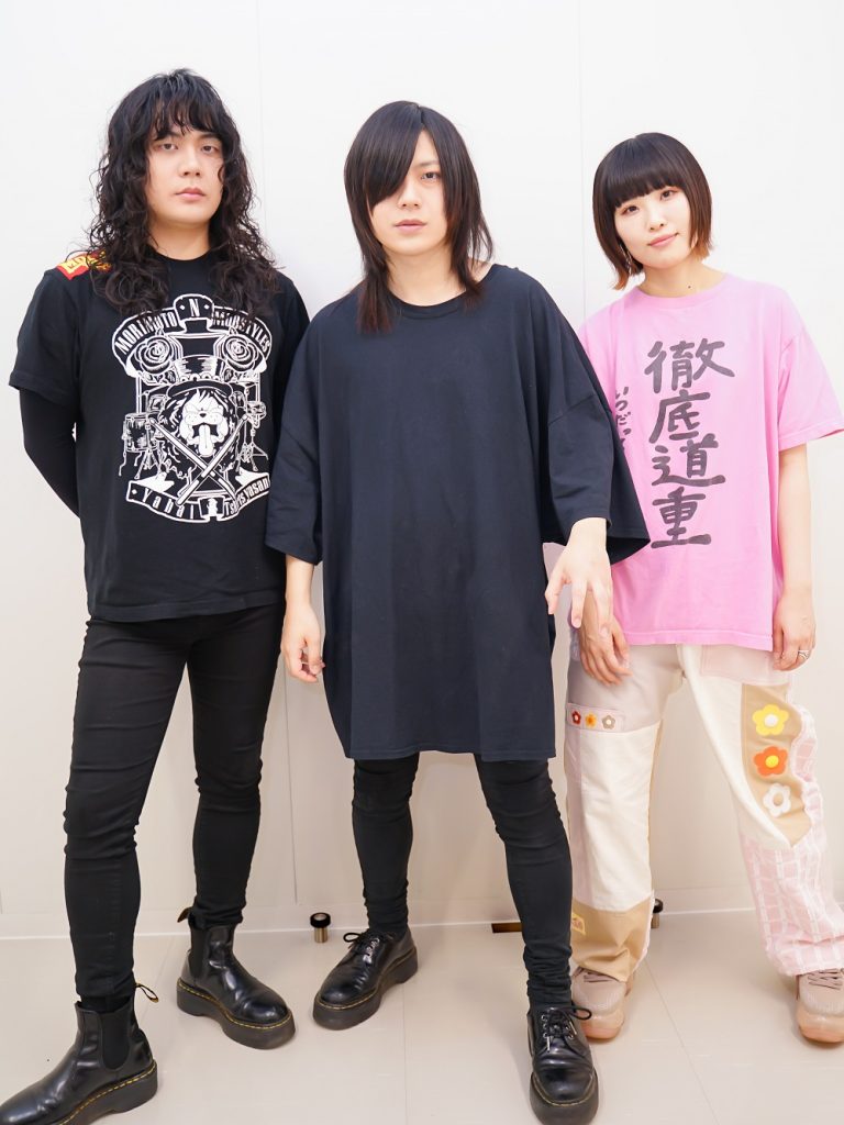 ヤバイTシャツ屋さんに単独インタビュー「5枚目にしてめっちゃ元気で若