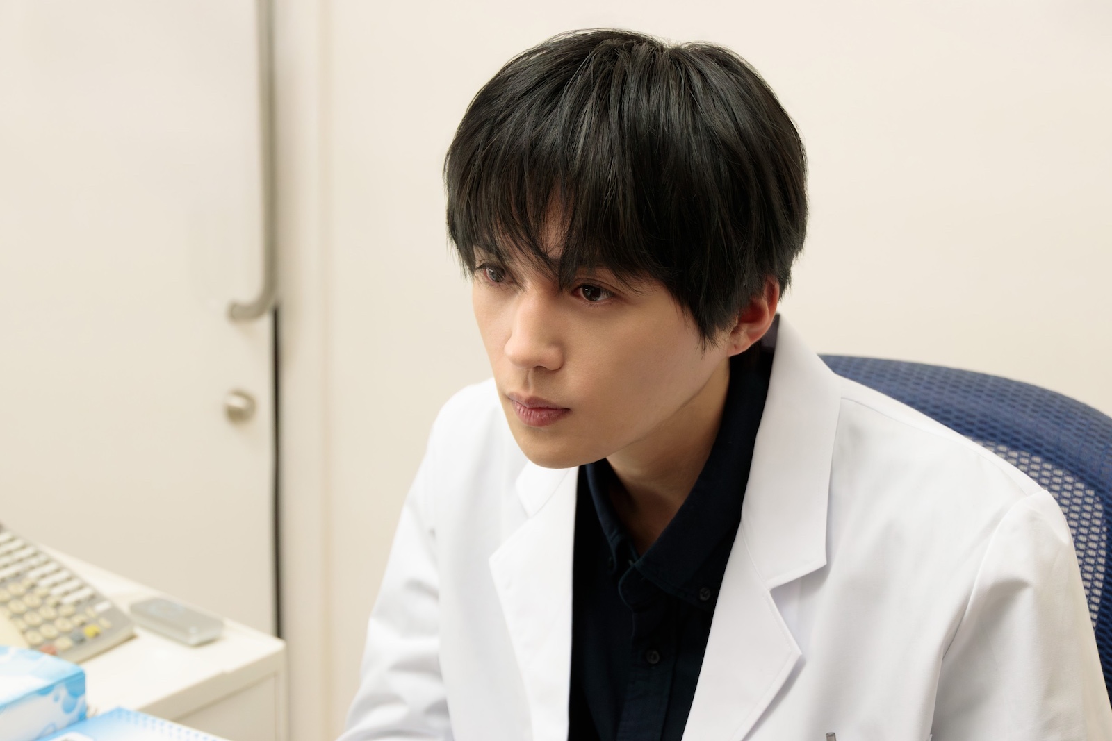 八木勇征(FANTASTICS)演じる小田桐蒼の写真(ドラマ『ヤンドク!』)