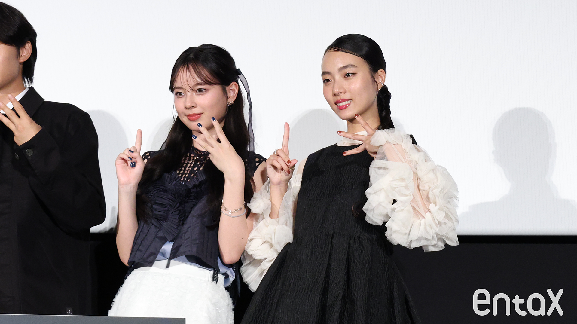 映画のキースポット”学校の階段の「13」段目”にちなんだ「だれアソポーズ」