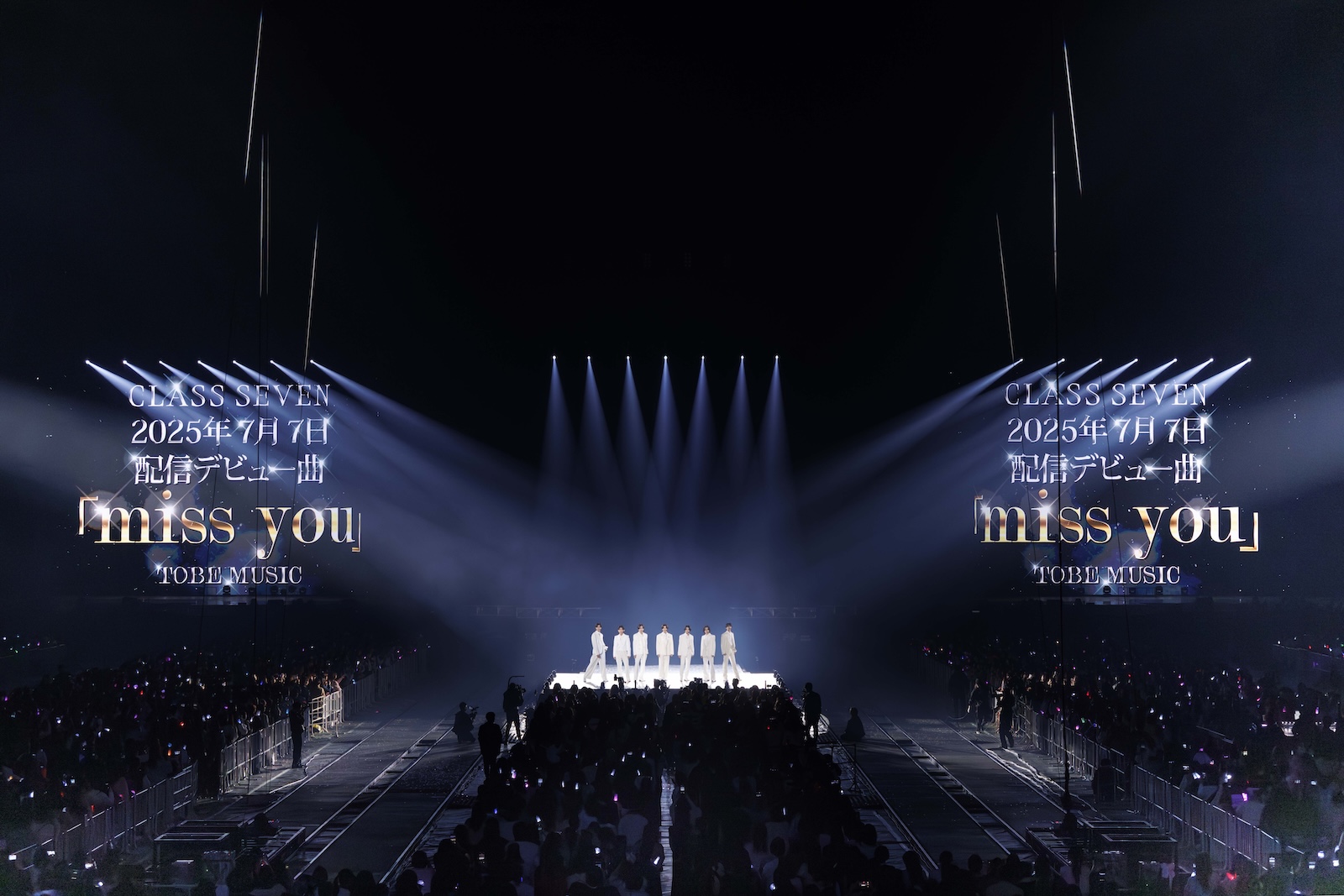 『to HEROes ～TOBE 2nd Super Live～』大阪公演に出演したCLASS SEVEN