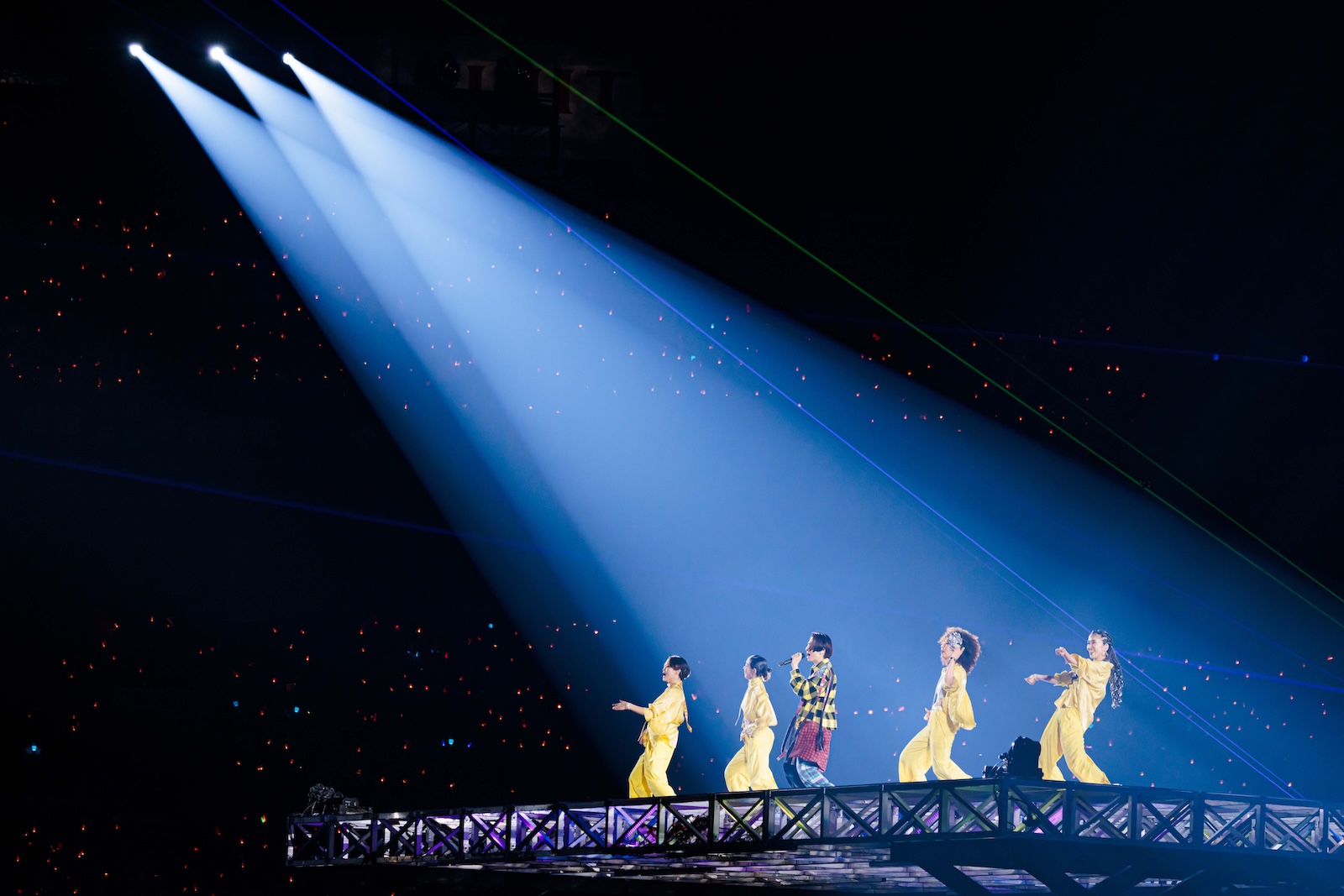 『to HEROes ～TOBE 2nd Super Live～』大阪公演に出演した三宅健