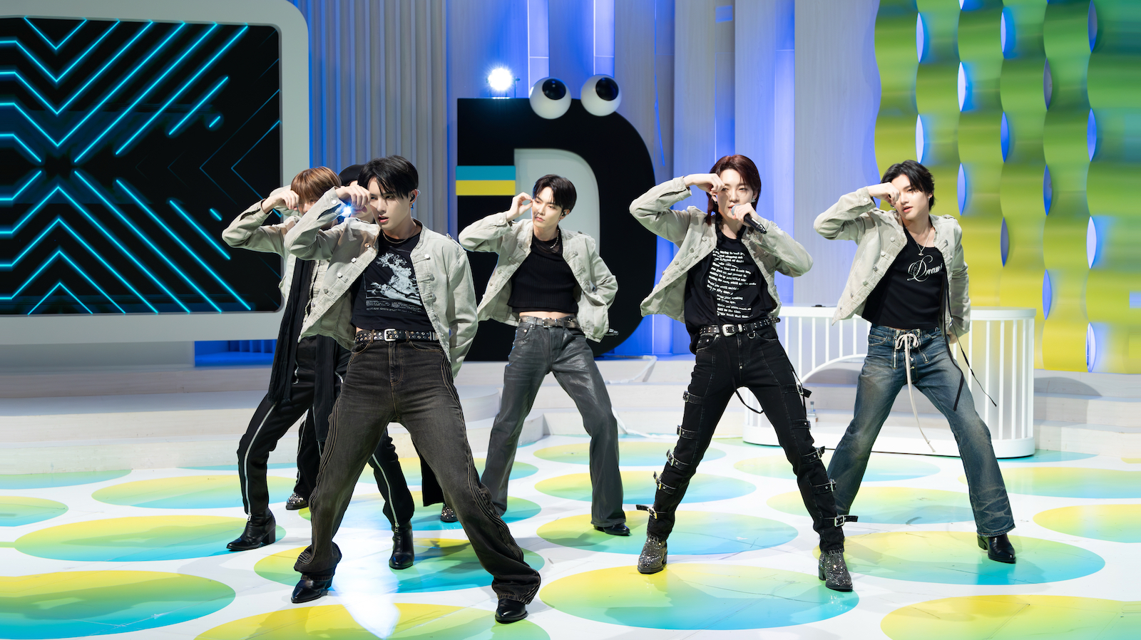 aoen、中毒性のある“1秒ダンス”で魅了！“マブダチ”超特急との関係性も