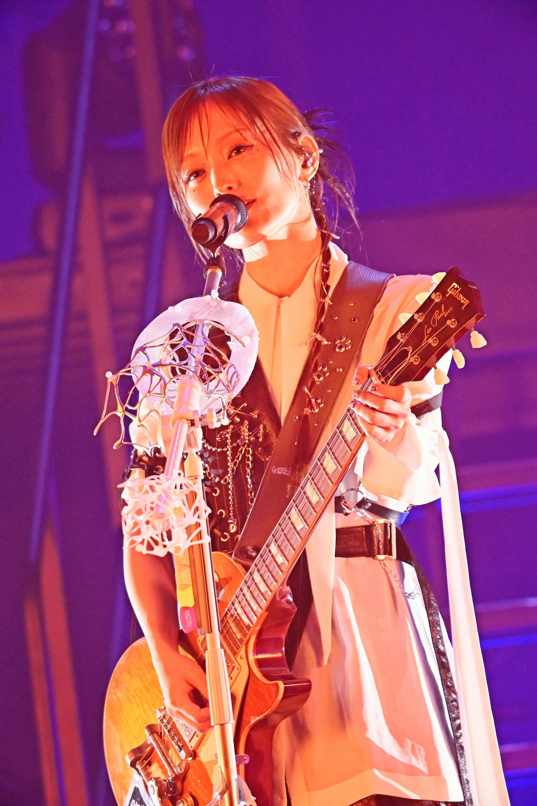 ソロ活動10周年”山本彩、初の“武道館公演”開催「10年前は孤独と淋しさ