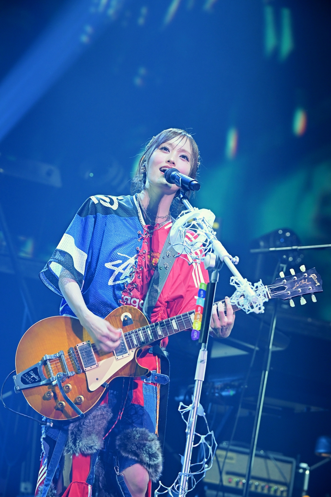 ソロ活動10周年”山本彩、初の“武道館公演”開催「10年前は孤独と淋しさ