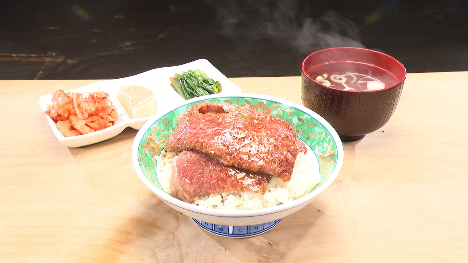 A5ランク常陸牛の定食が1,650円と破格！ 郊外にひっそりたたずむ店に客