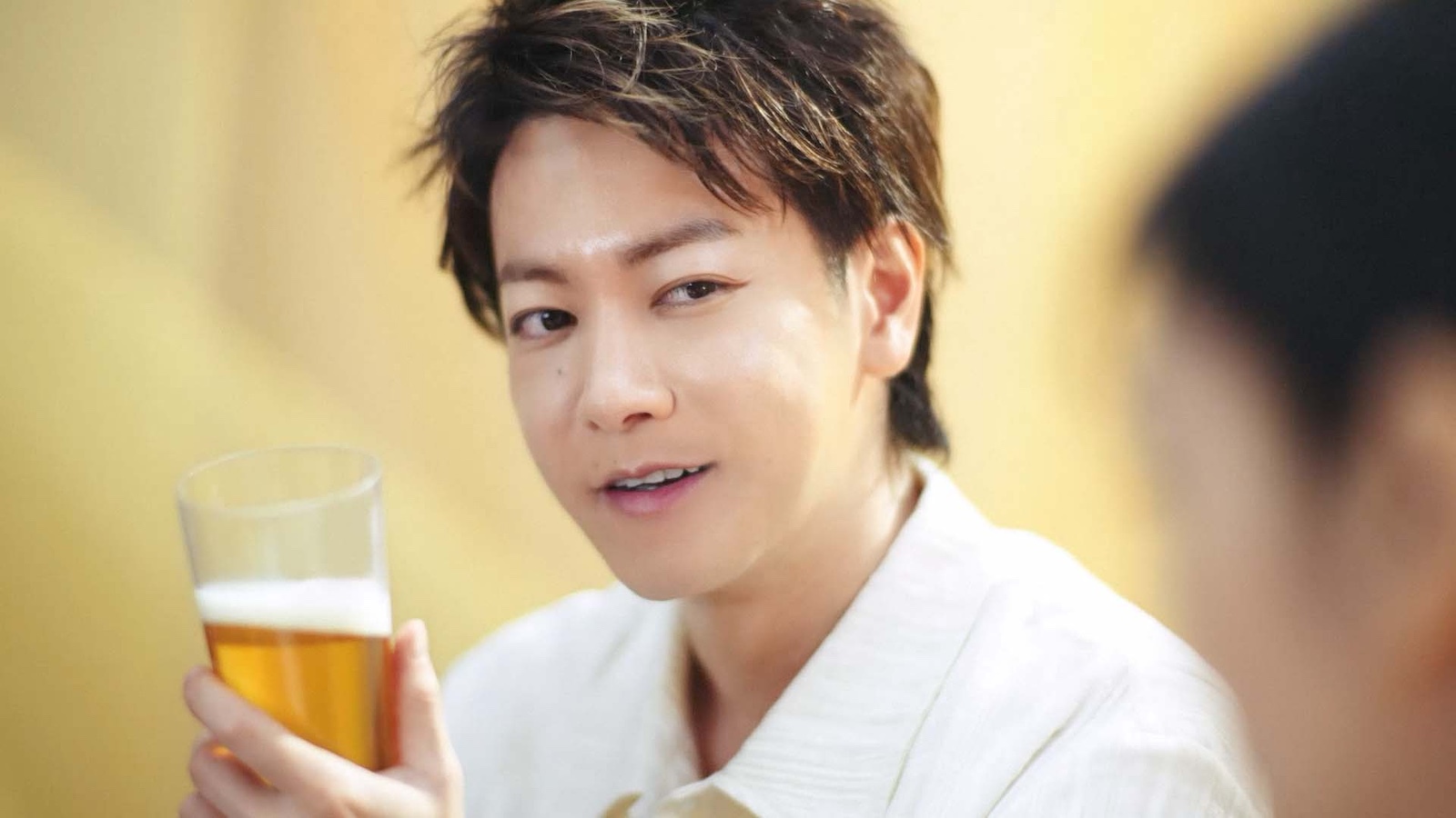 佐藤健・柴咲コウ出演『アサヒゴールド』新TVCM「あなたの知らない