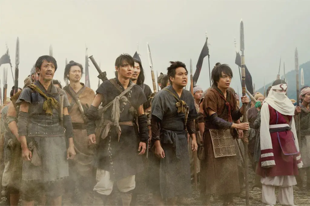 山崎賢人が中国で信を熱演！「キングダム」10周年で実写動画
