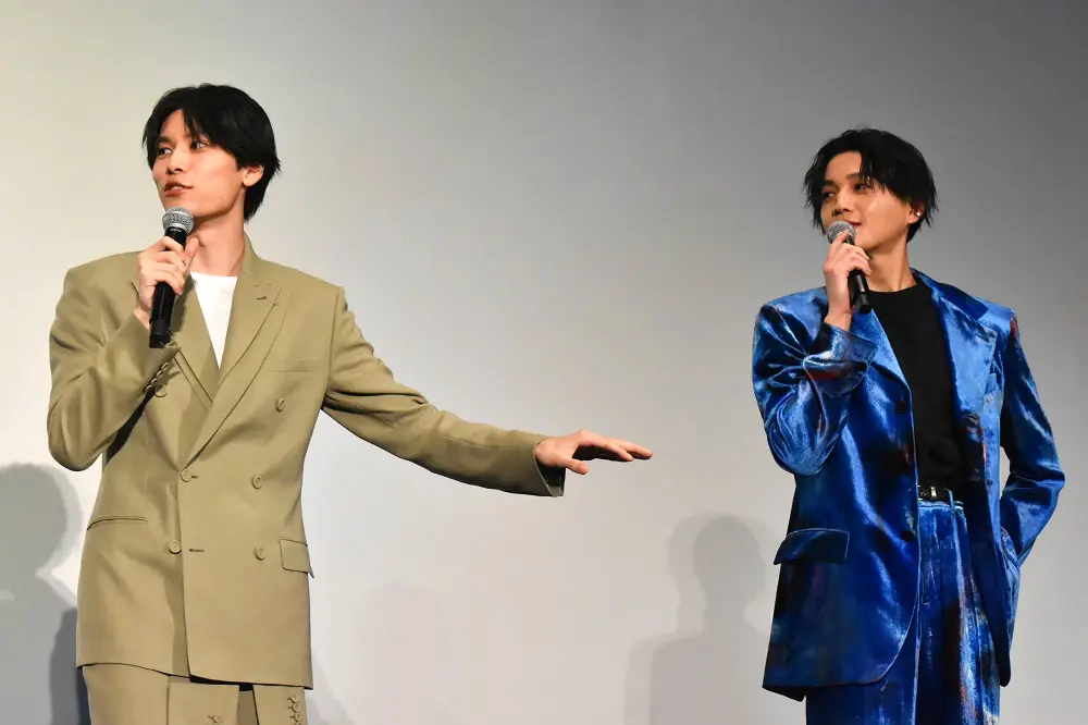 萩原利久、共演・八木勇征をまじまじと見つめてポツリ「顔、キレイだね