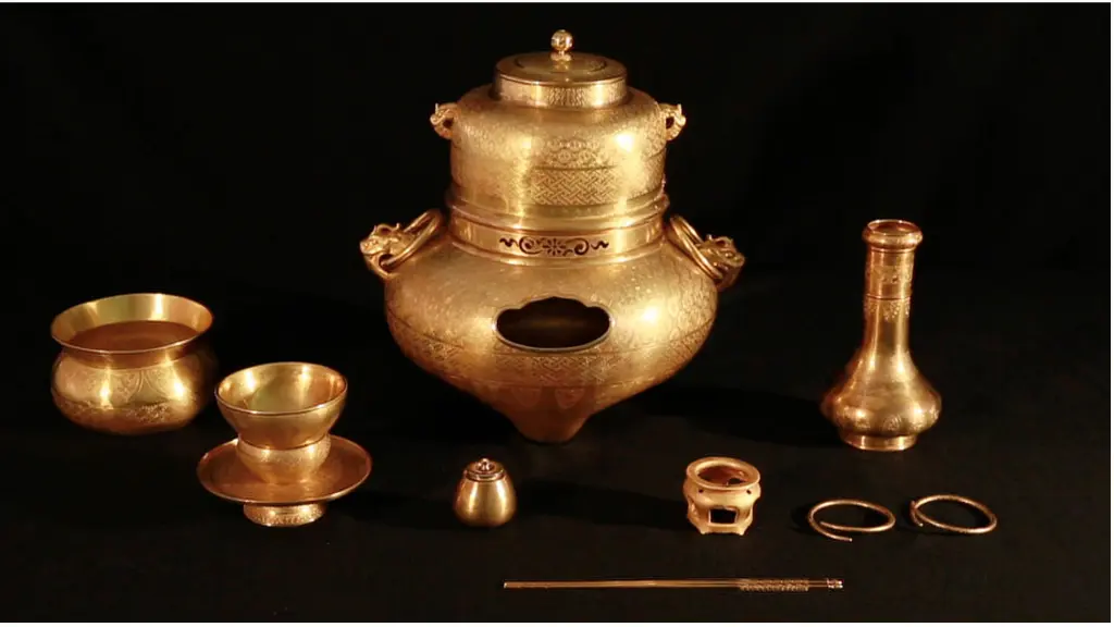 3億円で落札された豊臣秀吉の『金の茶道具』 手にした羽鳥慎一が恐怖で