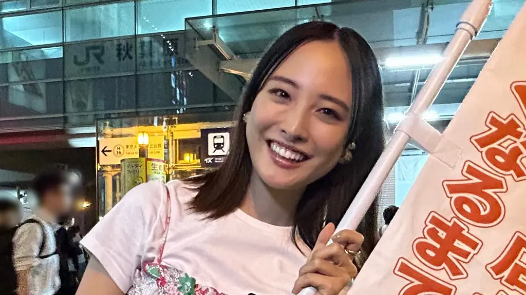 俳優・大友花恋 深夜2時の“魔女喫茶”でディープな体験 日本一周途中の