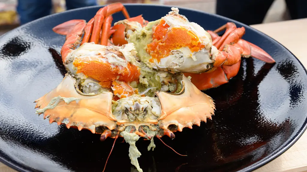 まさに高知県の“究極の美味” 蒸しあげた『子持ちエガニ』のカニみそと