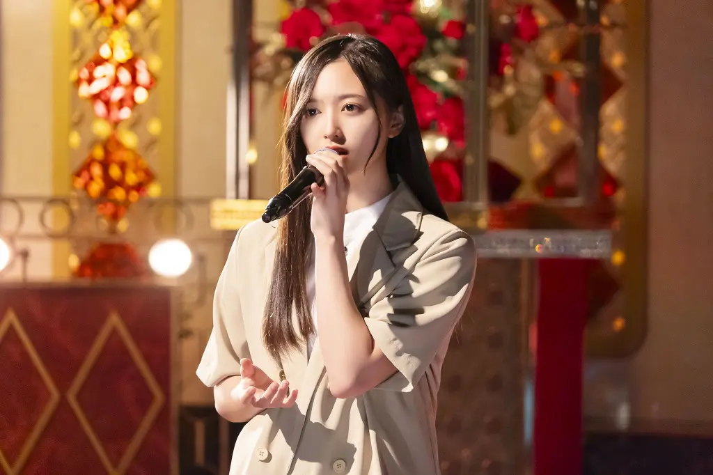 井上和 乃木坂46 井上和】表紙に登場！撮り下ろし超特大グラビア！ロング