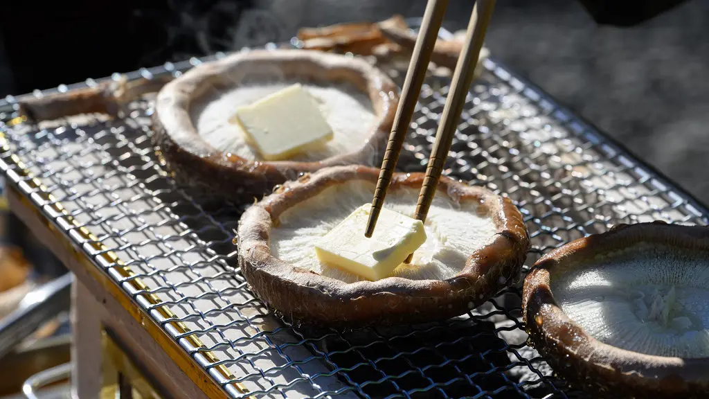 まるでアワビ！『福王しいたけ』 昭和天皇に献上されたこともある肉厚