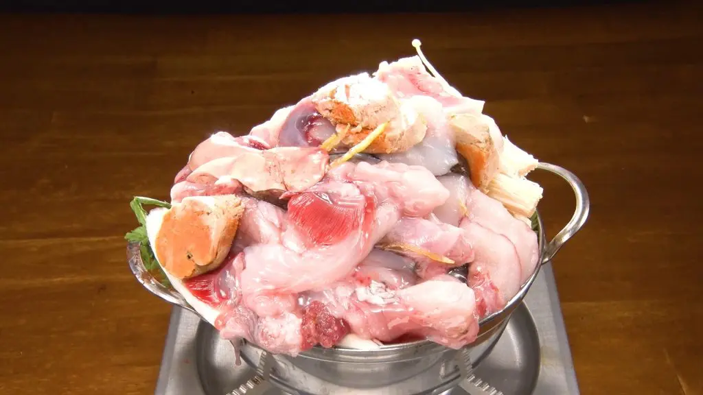 茨城で魚介の激安デカ盛り店を発見！ てんこ盛りの高級あんこう鍋が