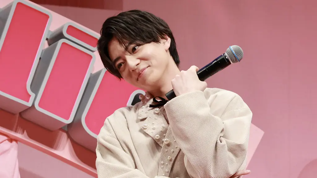 西村拓哉 Lil かんさい西村拓哉、オーバーシルエット爽やかに着こなす きらめく