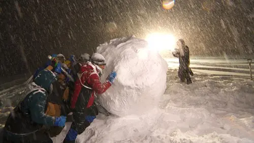 群馬県嬬恋村のスキー場で巨大雪玉を転がしTOKIOらが地獄の展開に…『ザ