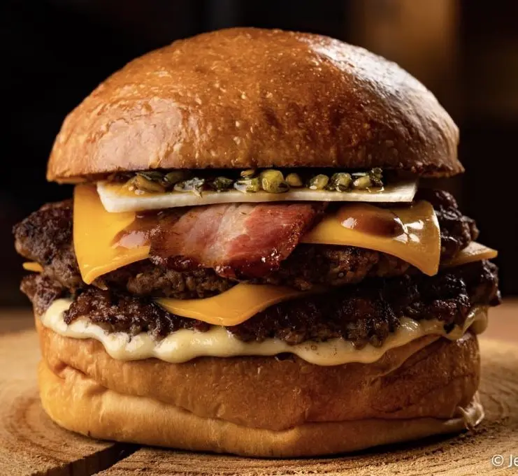 ハンバーガー 小田原市】衝撃の黒いハンバーガー！柳新田の「VIE LENTE Coffee」は