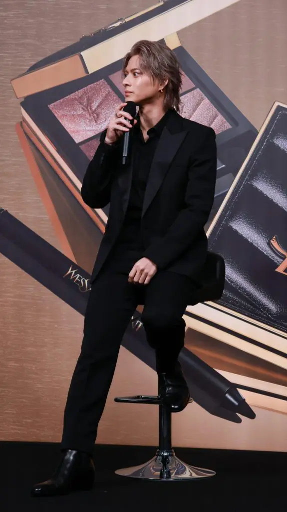 平野紫耀 「すごいみんな…（笑）」クールなフォトセッション中に思わず