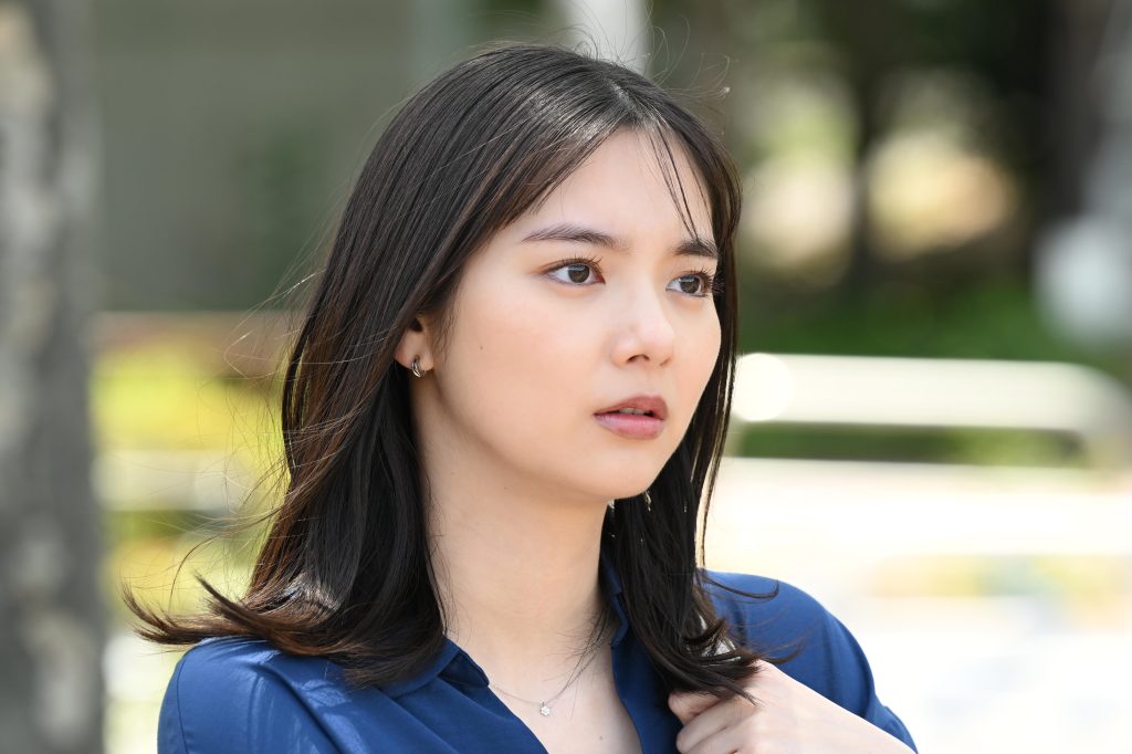 ドラマ『クラスメイトの女子、全員好きでした』に出演する新川優愛
