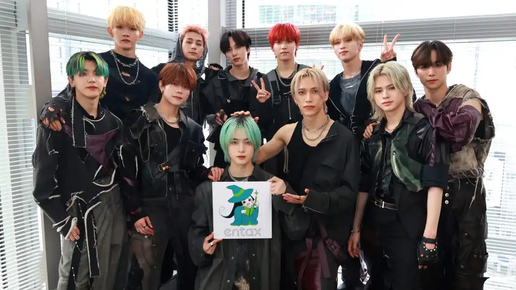 【INI】 ダイカットクッション　匠海/威尊/迅/理人/豊凡/雄大 INI】 ダイカットクッション 匠海/威尊/迅/理人/豊凡/雄大