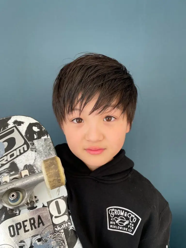 趣味・スポーツ・実用 Coming of Age 歴史に名を刻んだ9歳スケートボーダー・河上恵蒔、男子史上最