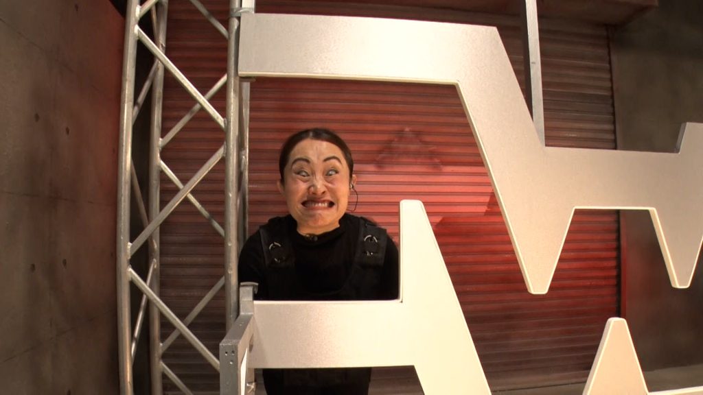 変顔スパイに出演のキンタロー。