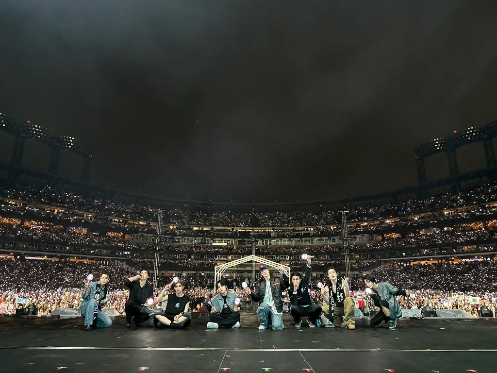ATEEZのワールドツアー『TOWARDS THE LIGHT:WILL TO POWER』公演の写真
