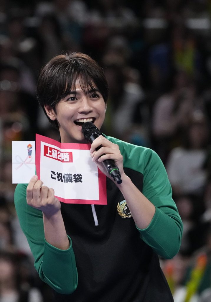 イベント『LDH CLUB CHAMPIONSHIP ~PLAY 4 VICTORY~』で借り物競争をおこなった片寄涼太の写真