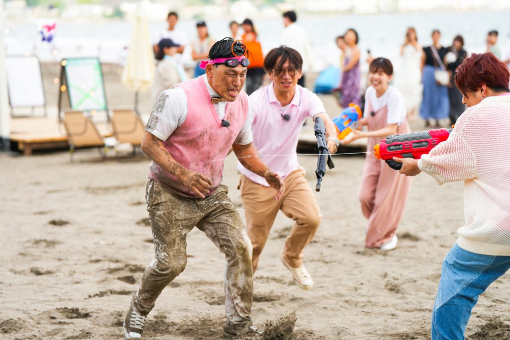 春日俊彰(オードリー)、佐藤満春(どきどきキャンプ)、松田好花(日向坂46)