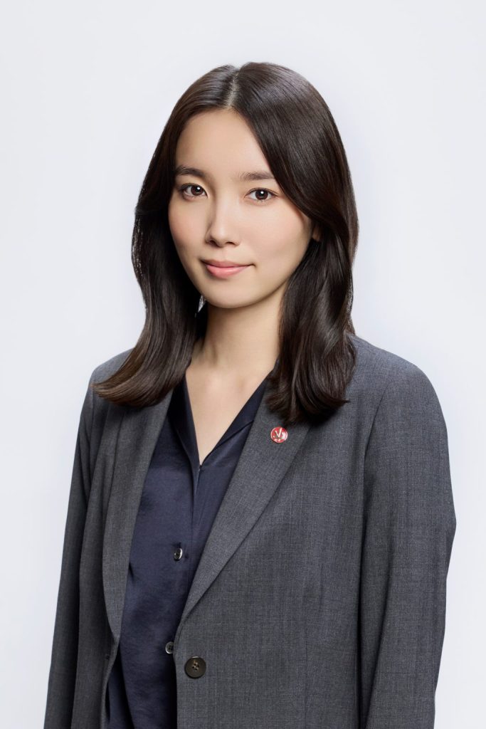 『オクトー ~感情捜査官 心野朱梨~Season2』で、主人公・心野朱梨(しんの・あかり)を演じる飯豊まりえ