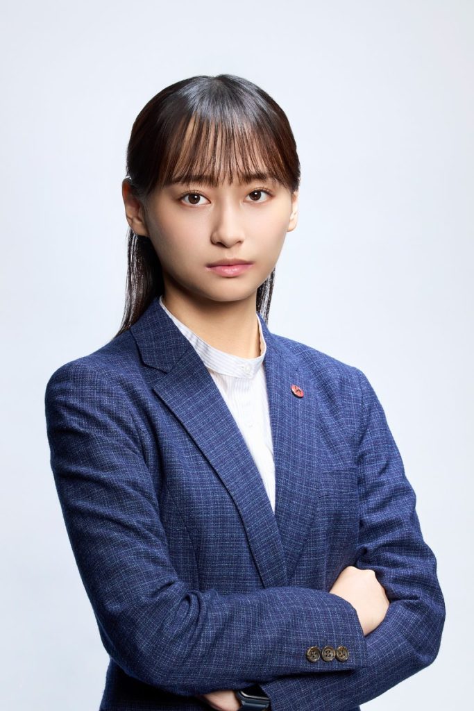 『オクトー ~感情捜査官 心野朱梨~Season2』で、新たに朱梨のバディになる滝沢美空(たきざわ・みく)を演じる影山優佳