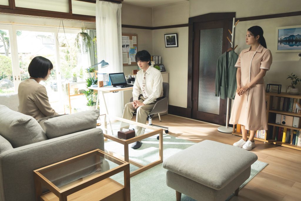 『Shrink(シュリンク)―精神科医ヨワイ―』に出演する中村倫也と土屋太鳳