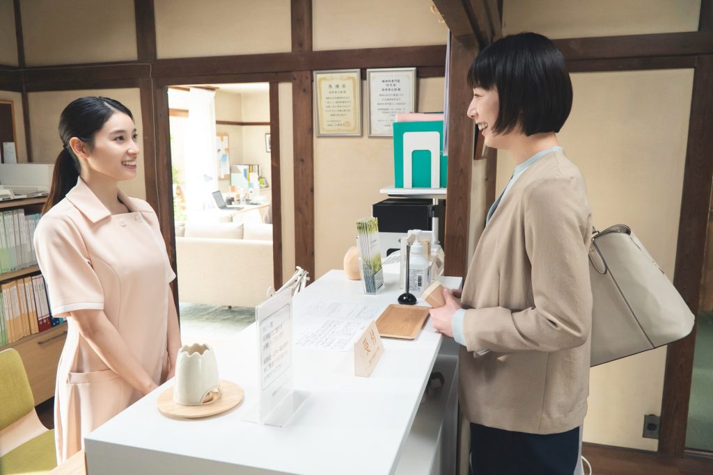『Shrink(シュリンク)―精神科医ヨワイ―』に出演する土屋太鳳と夏帆
