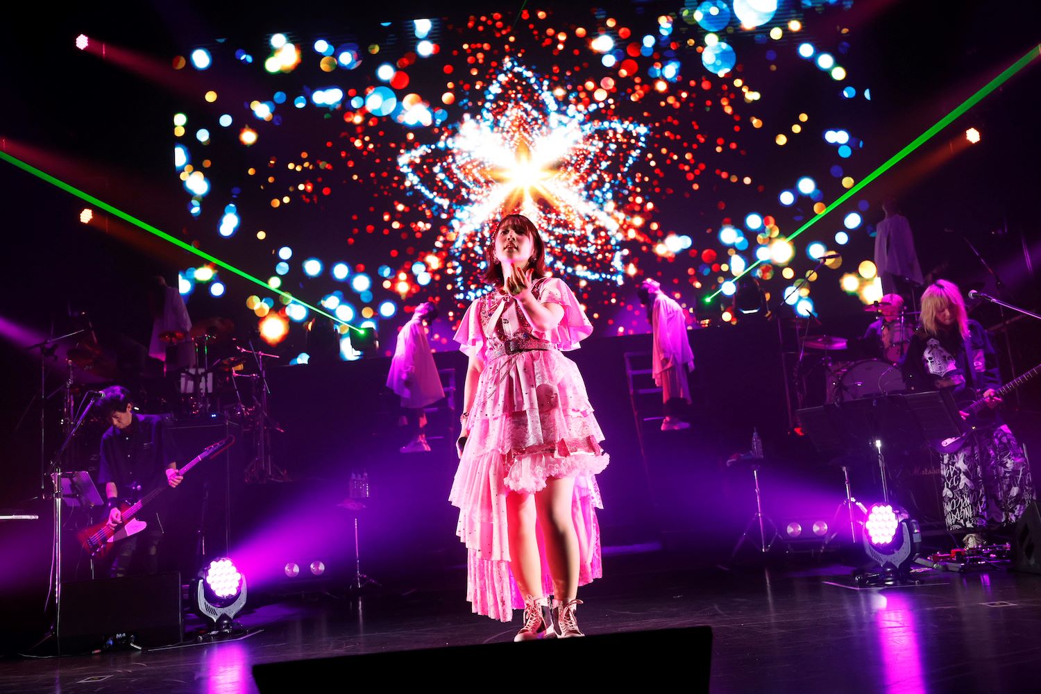 『YUMA UCHIDA LIVE “VS YUMA 001- 内田真礼”』2日目・9月29日(日)公演 姉・内田真礼、内田雄馬の10枚目のシングル『Congrats!!』を歌唱
