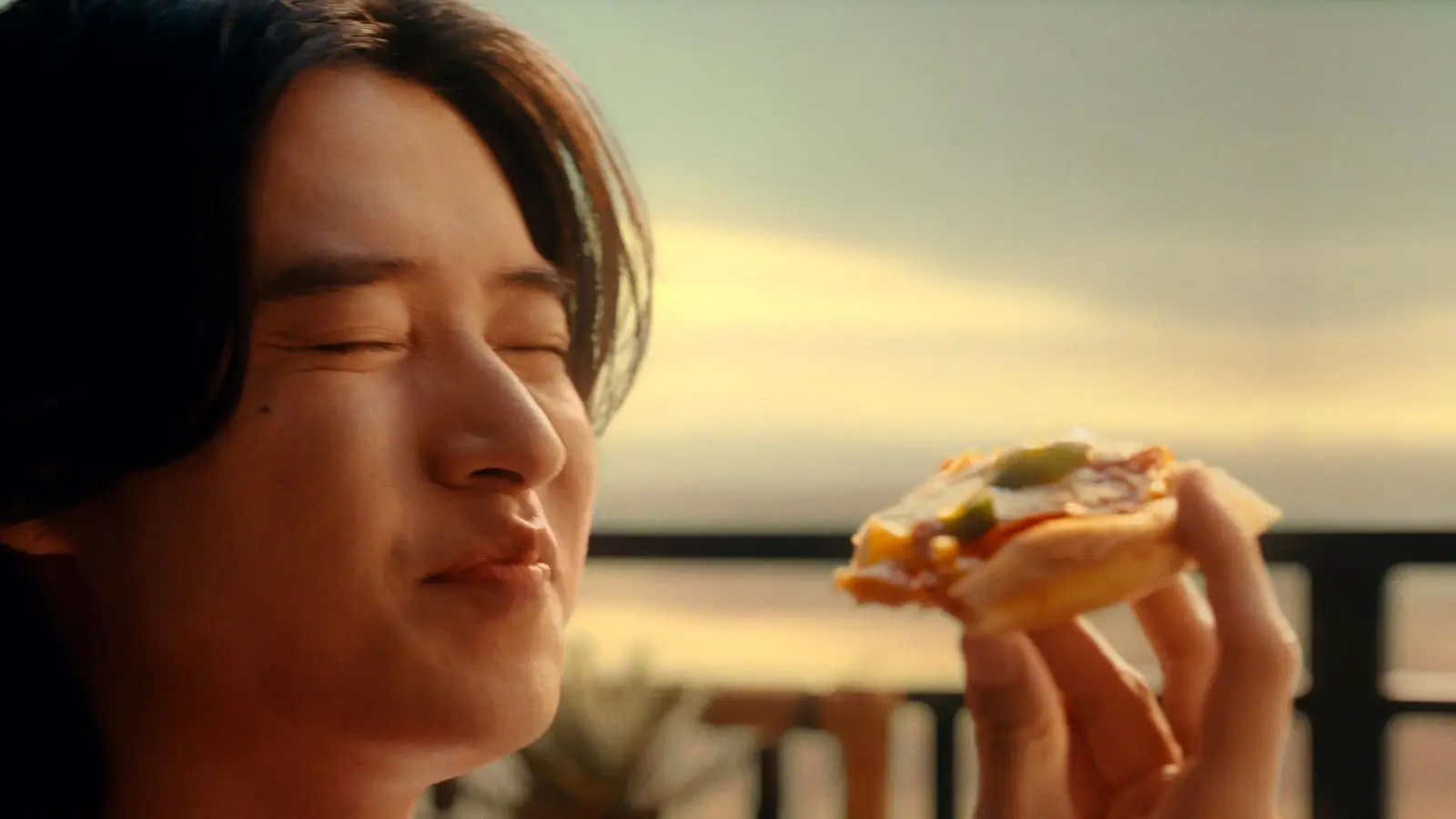 山崎賢人 30歳の誕生日を迎え意気込み「遊びも仕事も楽しんで充実した