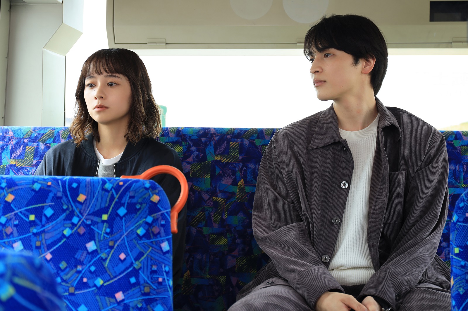 涼(堀田真由)、律(一ノ瀬颯)の写真