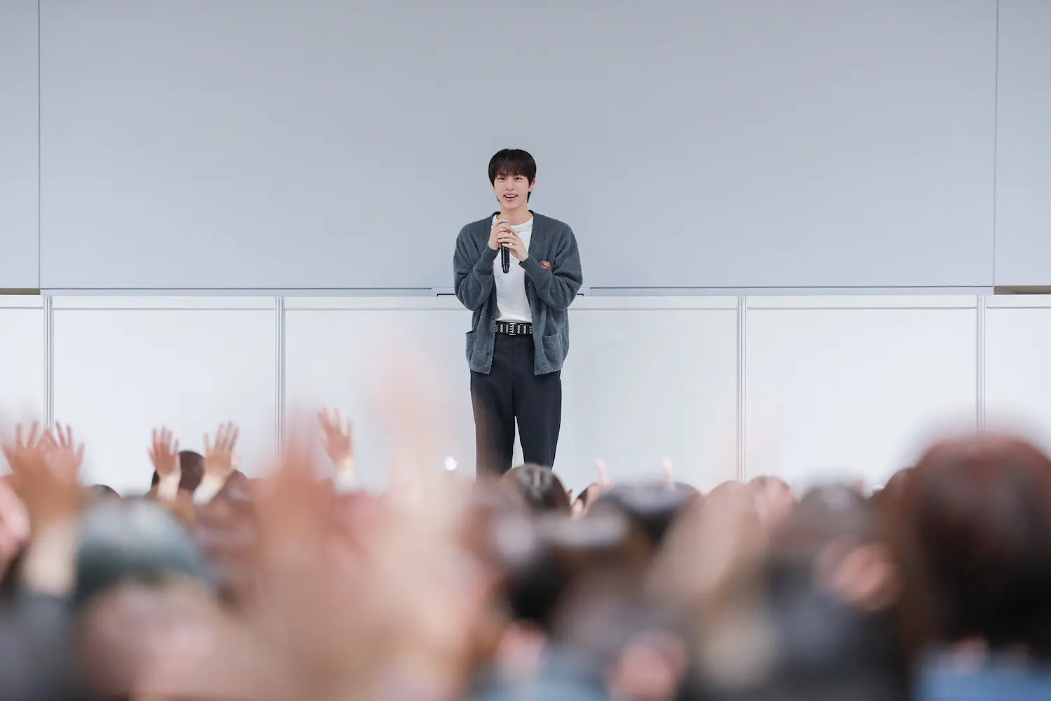 JIN「ARMYのみなさんに会える日を待っていました」ハイタッチ会を開催