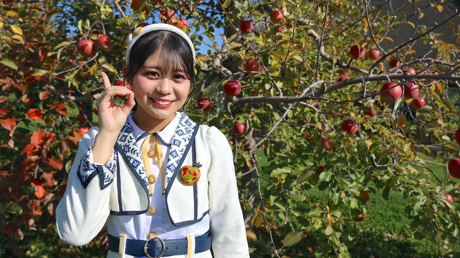 りんご娘がりんご畑で青森愛を語る！「私、金星の家もね、りんご農家を