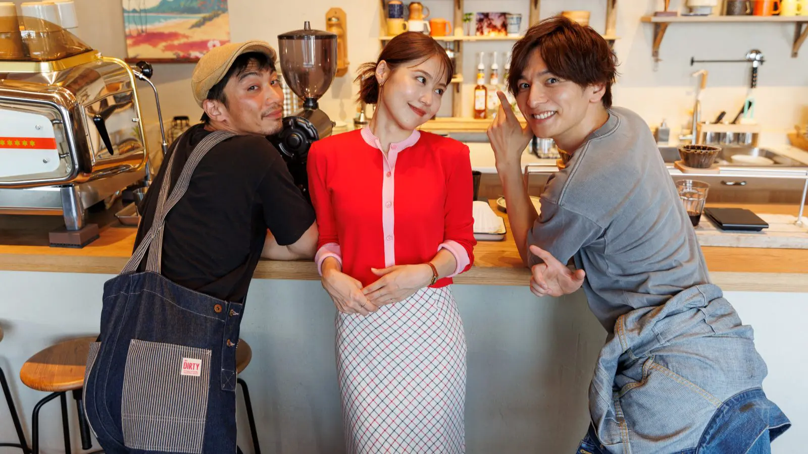 19 坂口健太郎 掲載ページ ピアノ 撮影 オフショット 切り抜き 19 坂口健太郎 掲載ページ ピアノ 撮影 オフショット 切り抜き