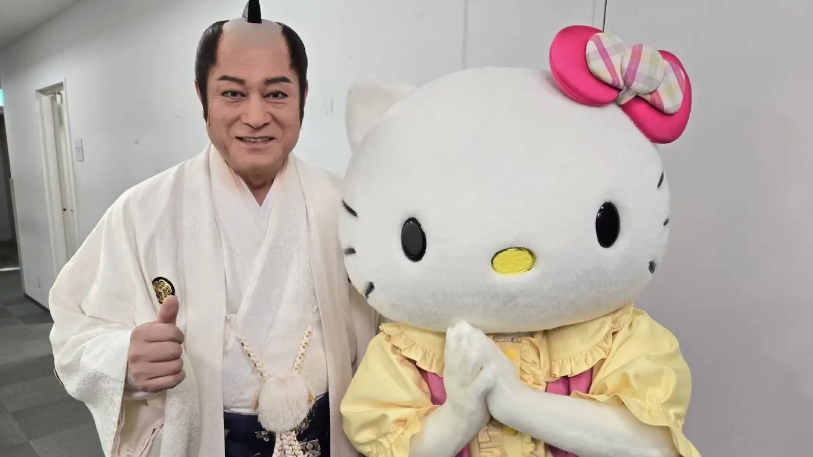 マツケン × ハローキティ Tシャツ 新品未開封】マツケンサンバ ハローキティ ロンT popup 完売 レア 長袖