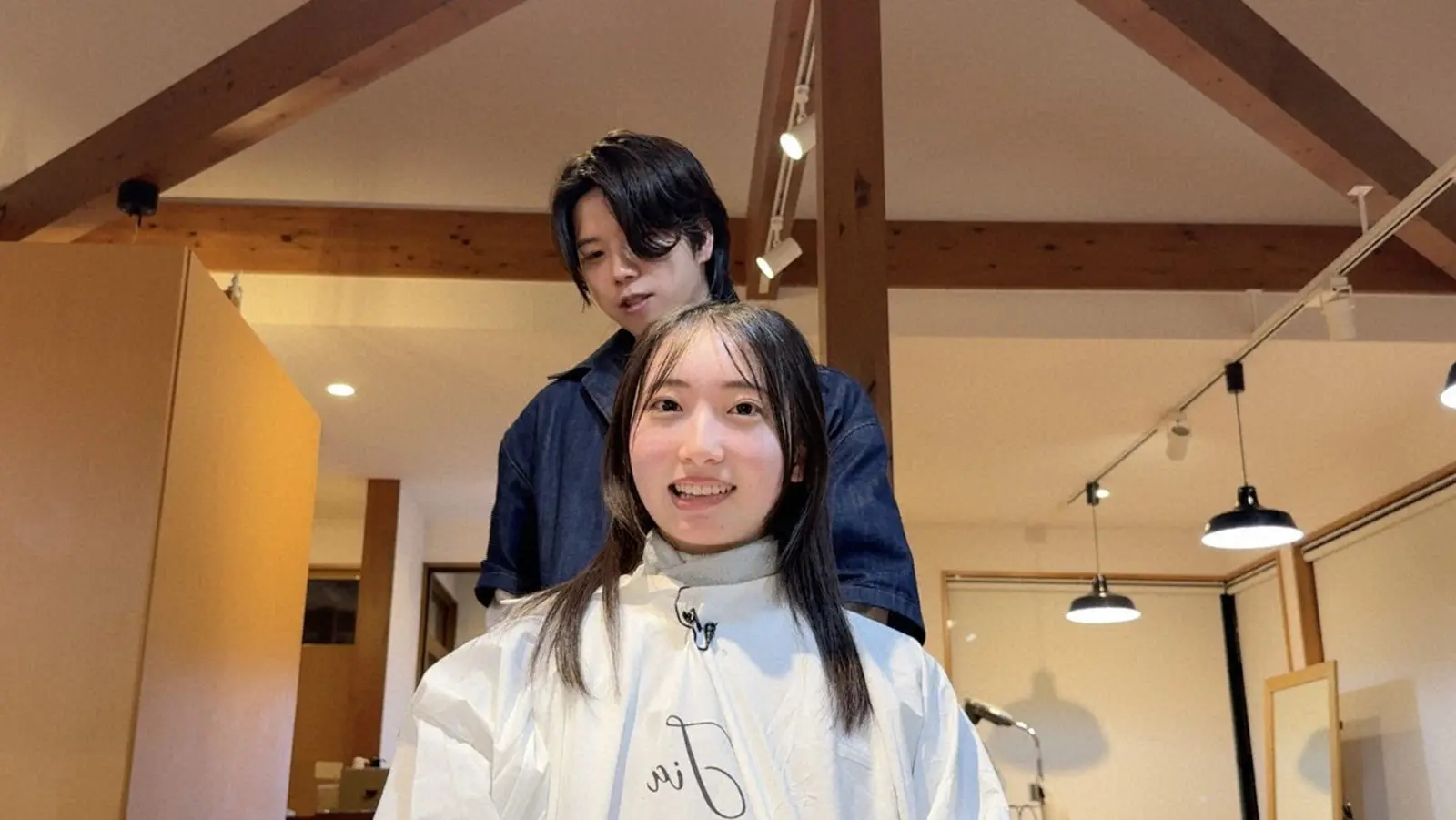 女子高生　染みぱん 女子高生ロングヘアをばっさり！生徒数2000人超えのマンモス校で片思いの相手のためにイメチェン｜entax（エンタックス）