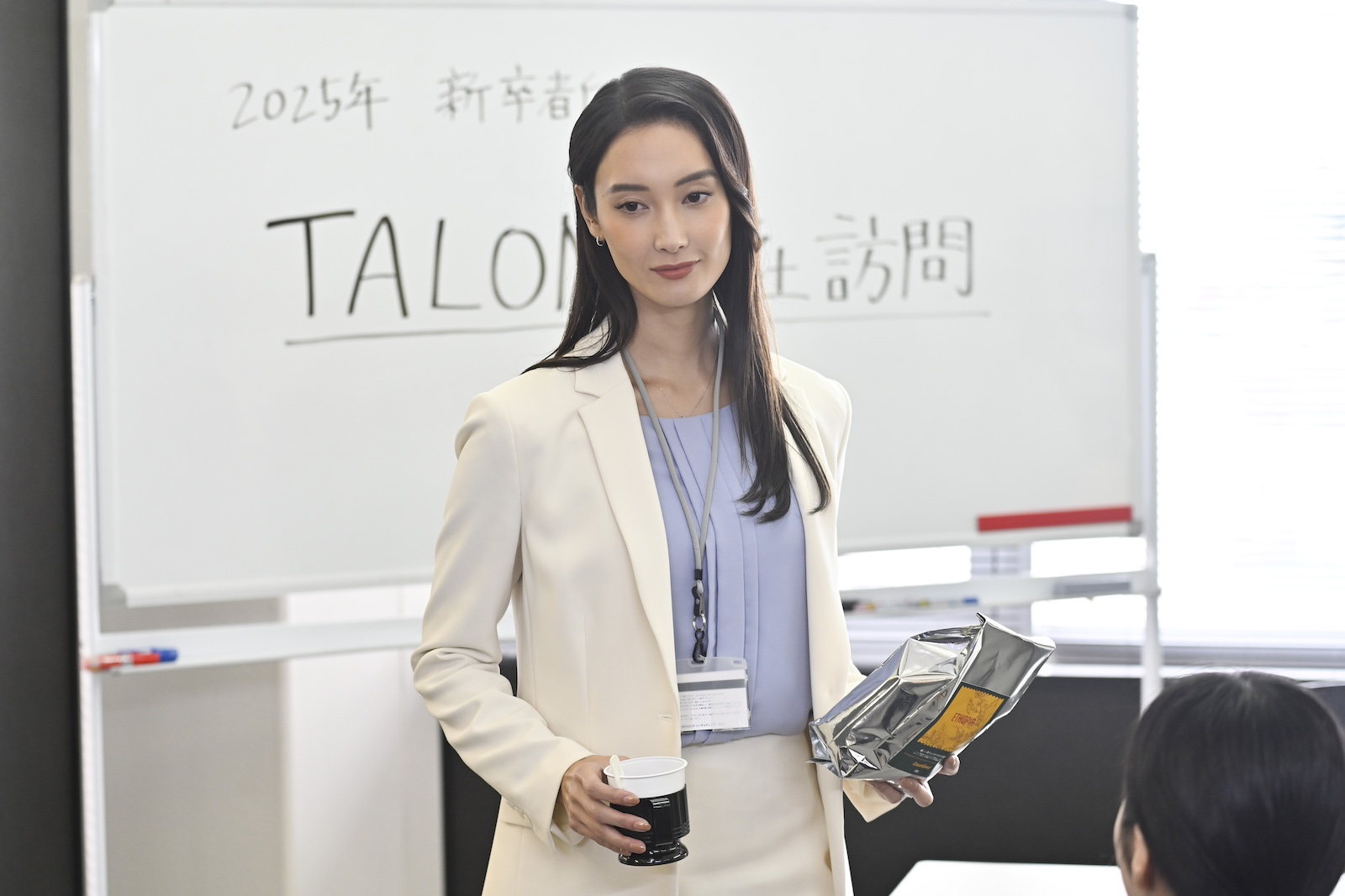 鷹野ツメ子(菜々緒)の写真