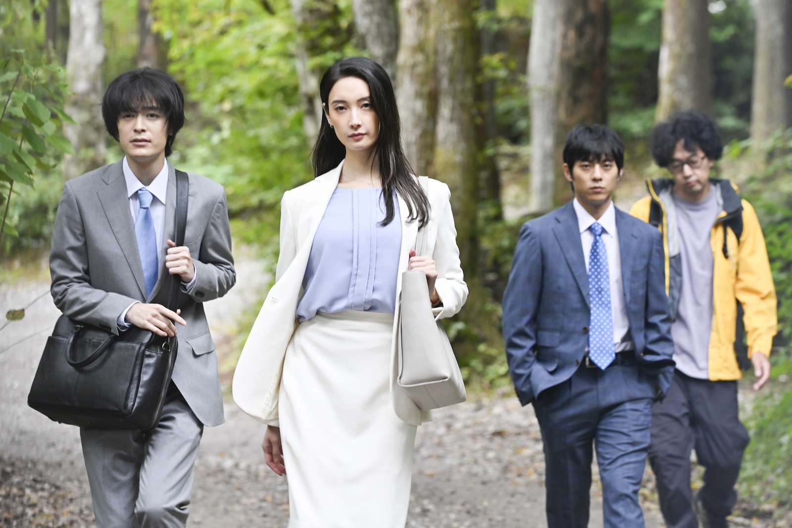 鷹野ツメ子(菜々緒)・鶸田(塩野瑛久)・烏森(永田崇人)・燕谷(今井隆文)の写真
