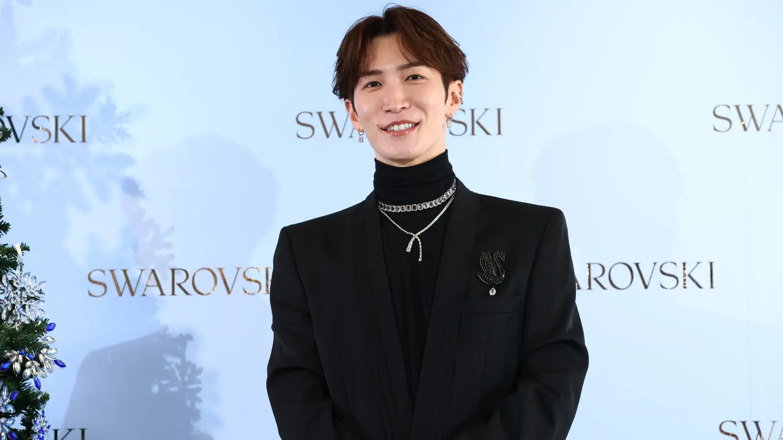 渡辺翔太  store クリスマス2019 Snow Man・渡辺翔太が、Swarovski創業130周年を記念して